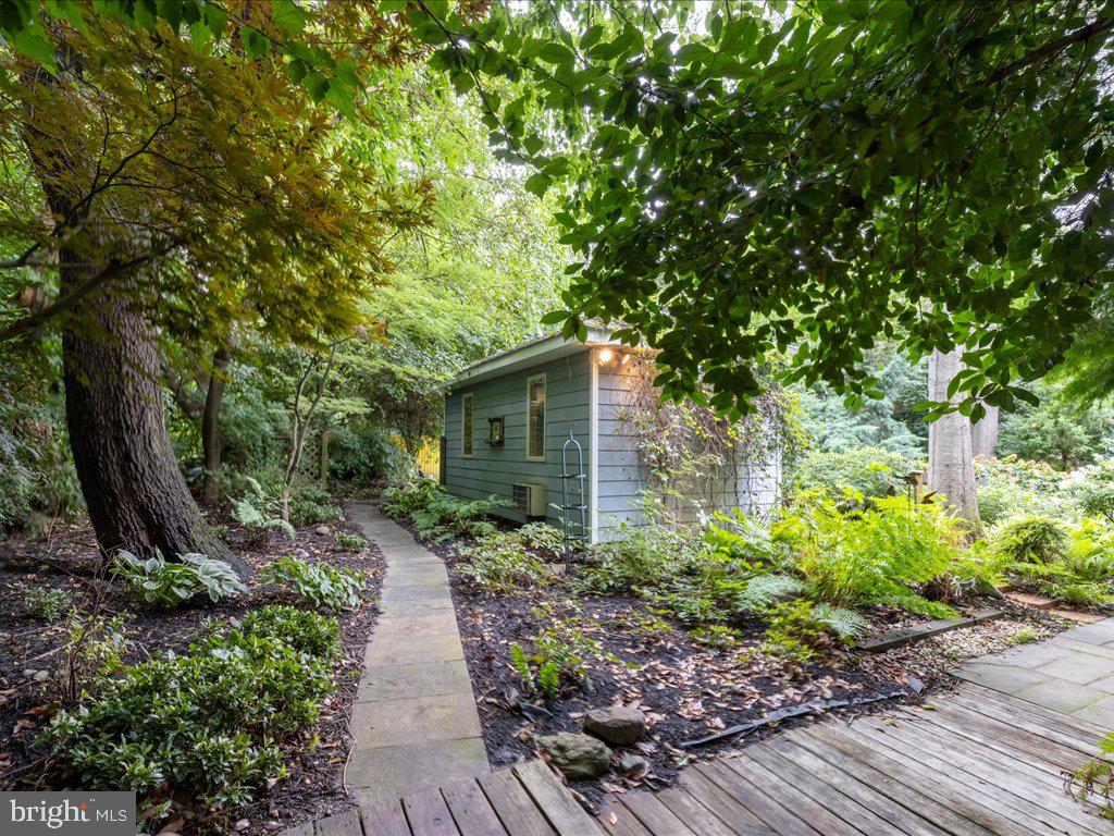720 Southeast Creek Road Church Hill, MD 21623 - Photo 33 of 53 a backyard of a house with lots of green space