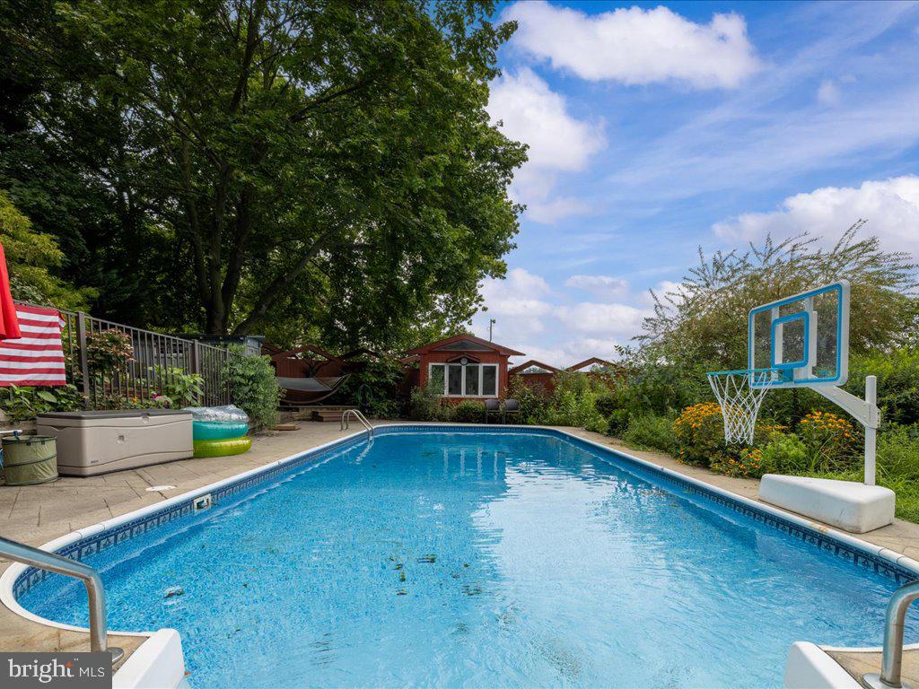 720 Southeast Creek Road Church Hill, MD 21623 - Photo 10 of 53 a view of a terrace with a bench