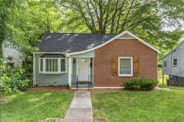 $1,995 | 317 Crafton Street, Winston-Salem, NC 27103