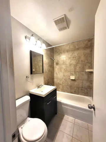 $289,000 | 120 South Chestnut Drive, Streamwood, IL 60107