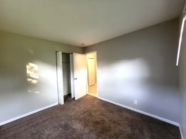 $289,000 | 120 South Chestnut Drive, Streamwood, IL 60107