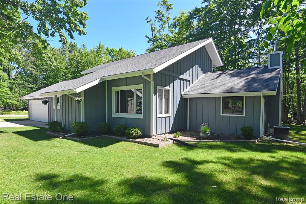 4092 Pheasant Road Lincoln, MI 48742 - Photo 3 of 43