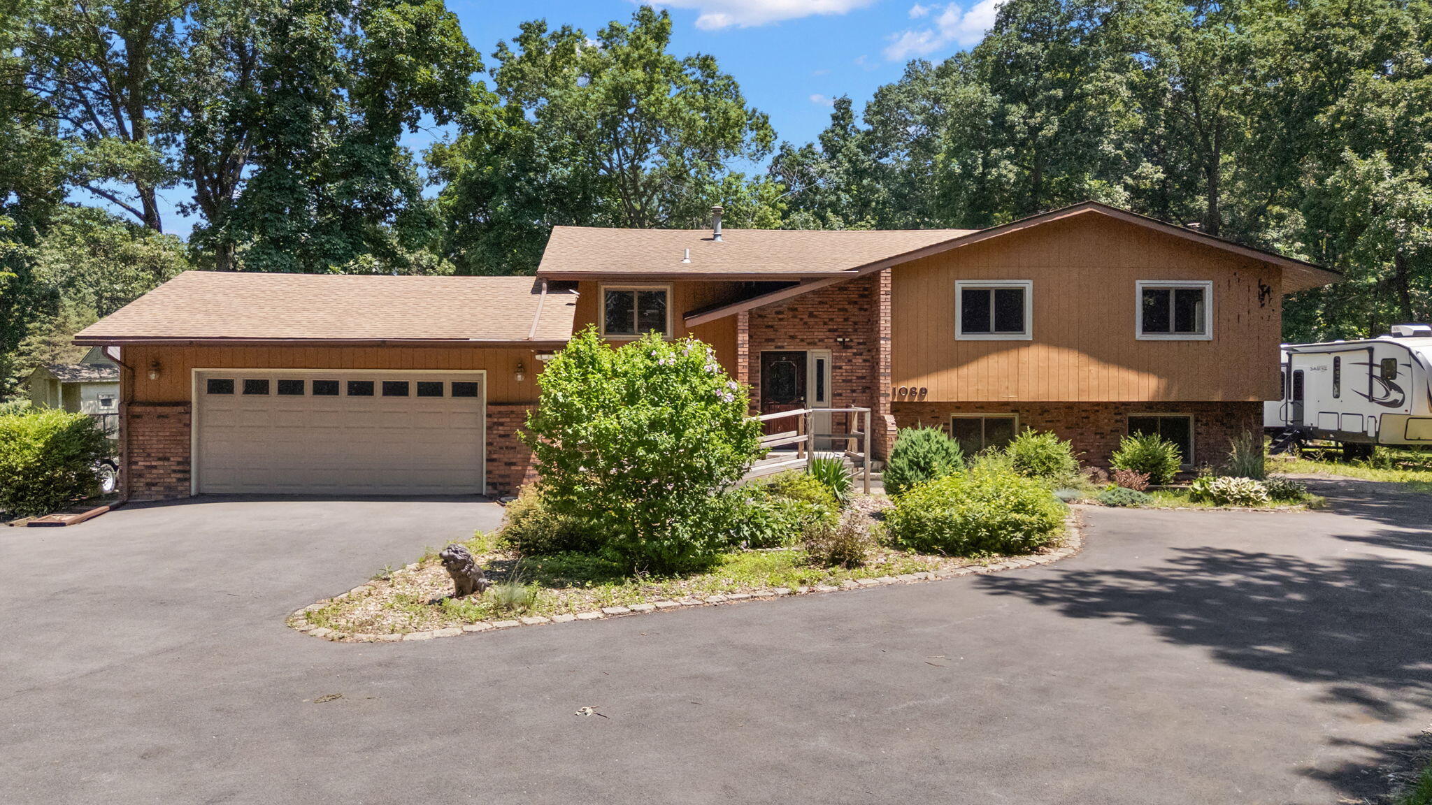 1089 North 200 West Chesterton, IN 46304 - Photo 2 of 50 2048x1152