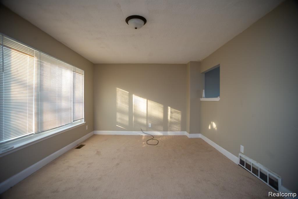 169 Goodell Street River Rouge, MI 48218 - Photo 3 of 21 DSC_9226.jpg