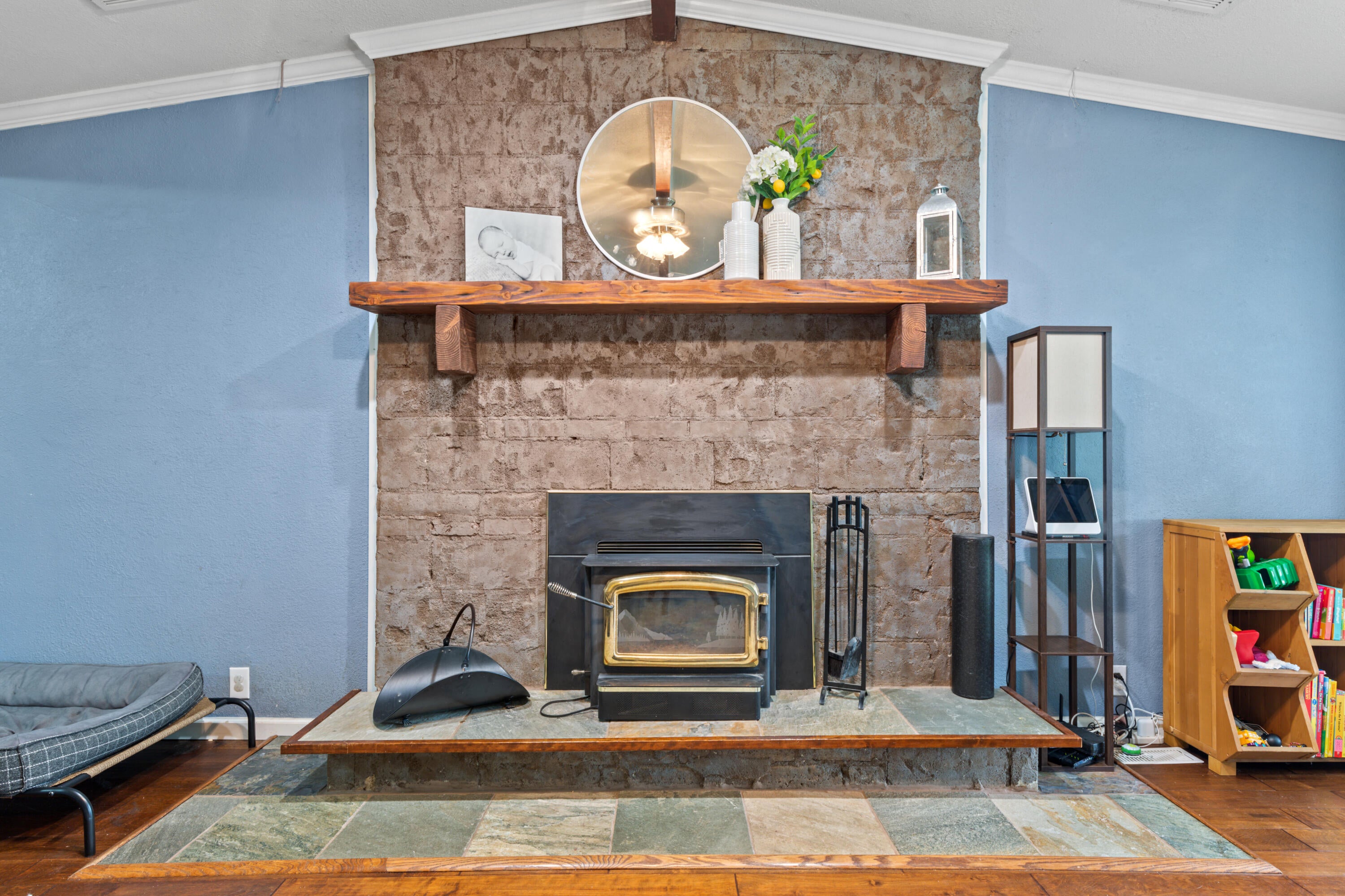 3044 Delta Waters Road Medford, OR 97504 - Photo 7 of 30 Wood stove, slate hearth
