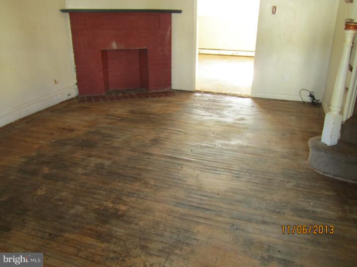 7016 Radbourne Road Upper Darby, PA 19082 - Photo 3 of 8