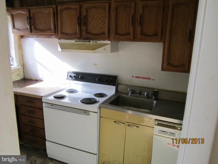 7016 Radbourne Road Upper Darby, PA 19082 - Photo 5 of 8