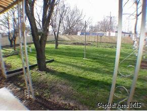 3029 East Linden Avenue Springfield, IL 62702 - Photo 2 of 9