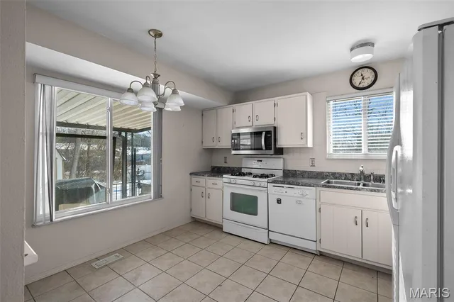 $165,000 | 946 Tree Trails Lane, Fenton, MO 63026