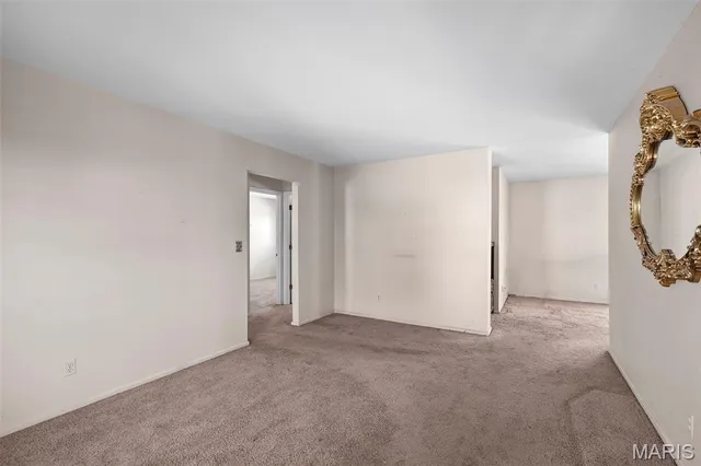 $165,000 | 946 Tree Trails Lane, Fenton, MO 63026