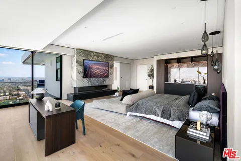 $23,500,000 | 8116 Laurel View Drive, Los Angeles, CA 90069