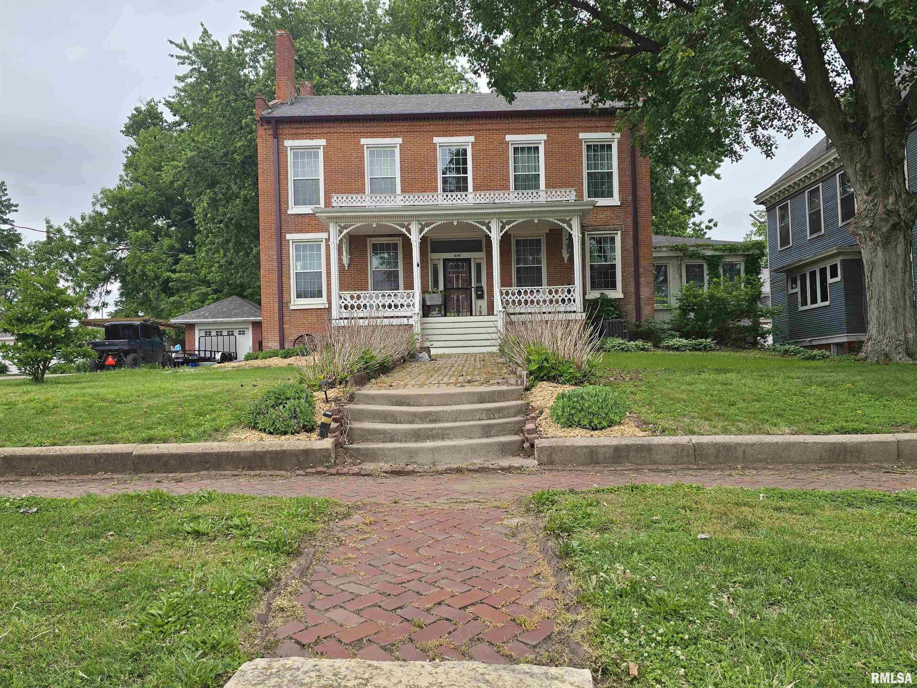 239 West Chestnut Street Canton, IL 61520 - Photo 3 of 83