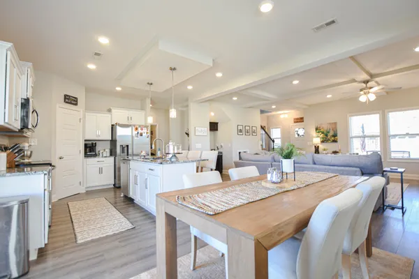 $2,250 | 1046 Creek Way, Clarksville, TN 37042