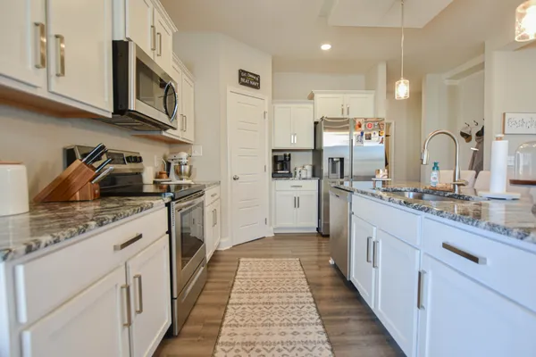 $2,250 | 1046 Creek Way, Clarksville, TN 37042