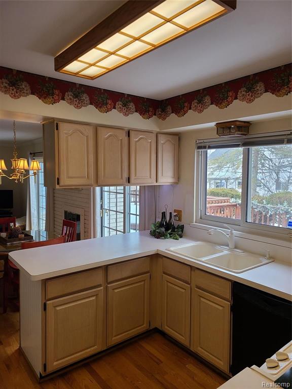 641 Lake Forest Road Rochester Hills, MI 48309 - Photo 11 of 34