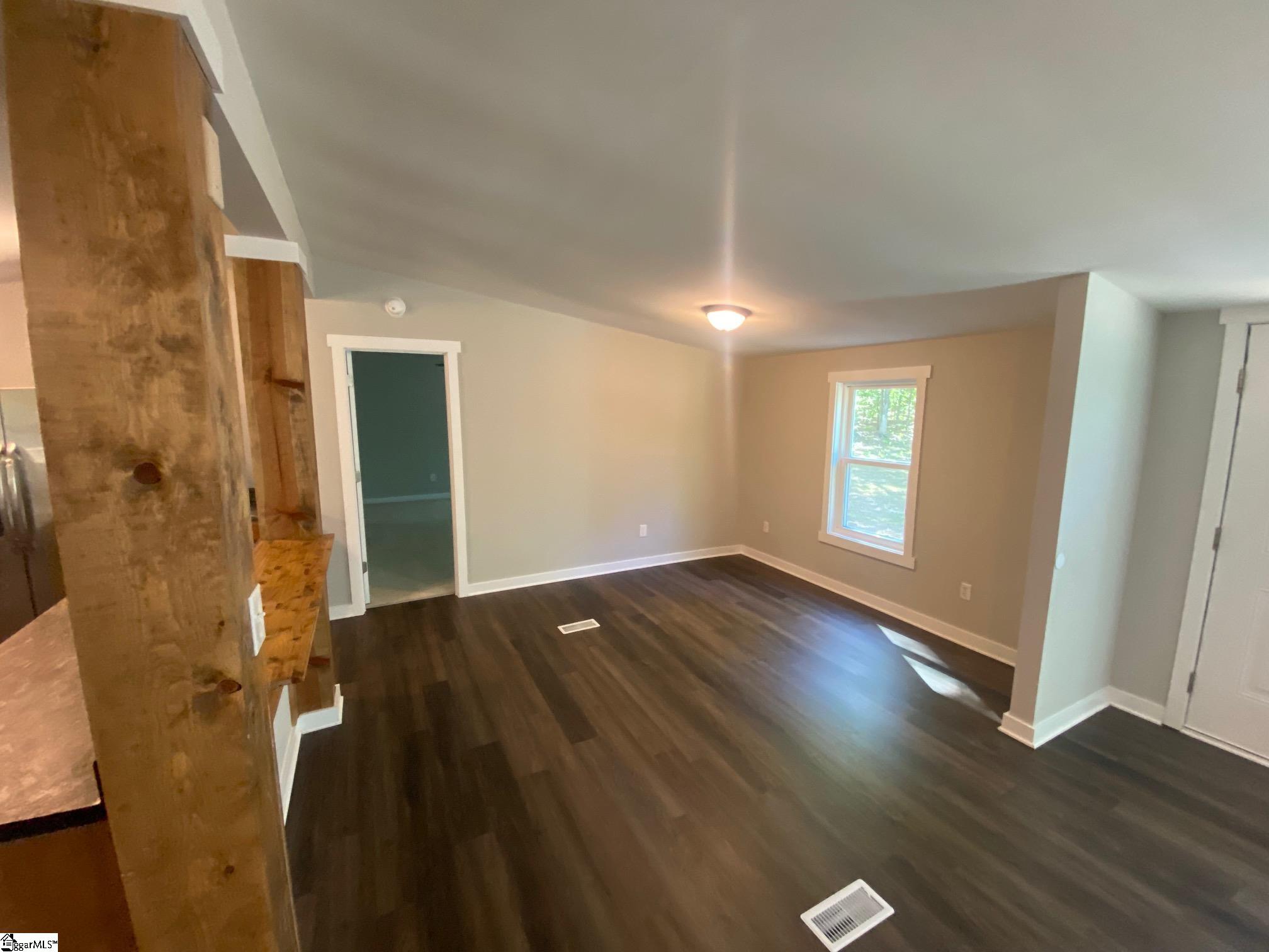 560 Carousel Road Gray Court, SC 29645 - Photo 31 of 39 Gallery Image 31