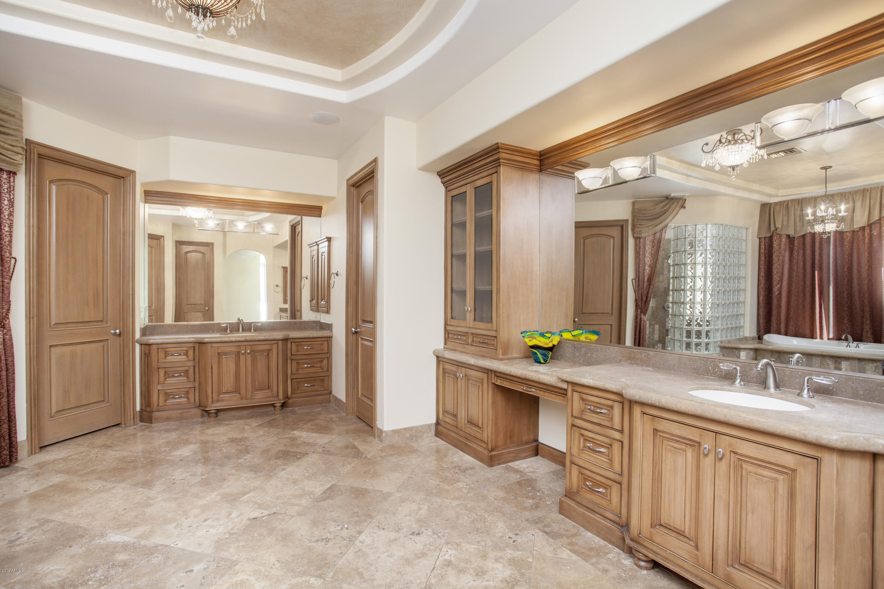 5112 East Rockridge Road Phoenix, AZ 85018 - Photo 11 of 36 Master Bathroom