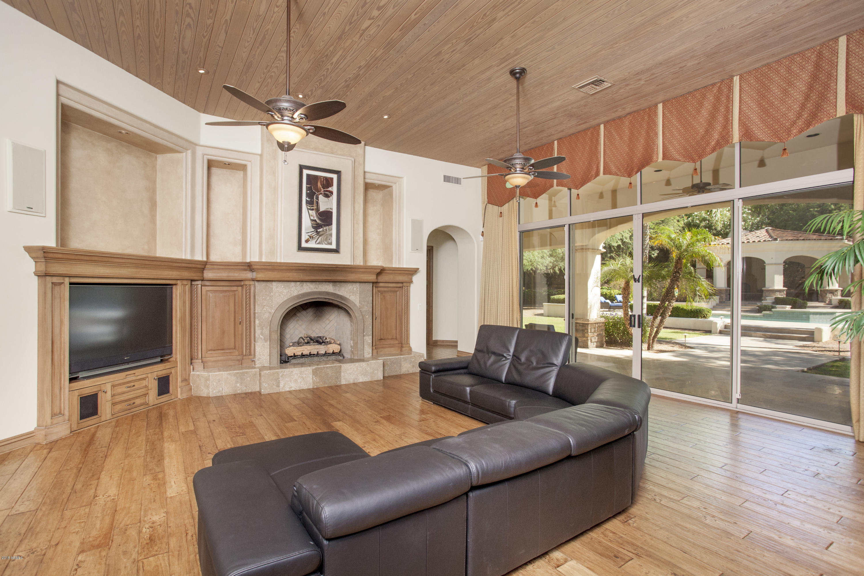 5112 East Rockridge Road Phoenix, AZ 85018 - Photo 3 of 36 Great Room