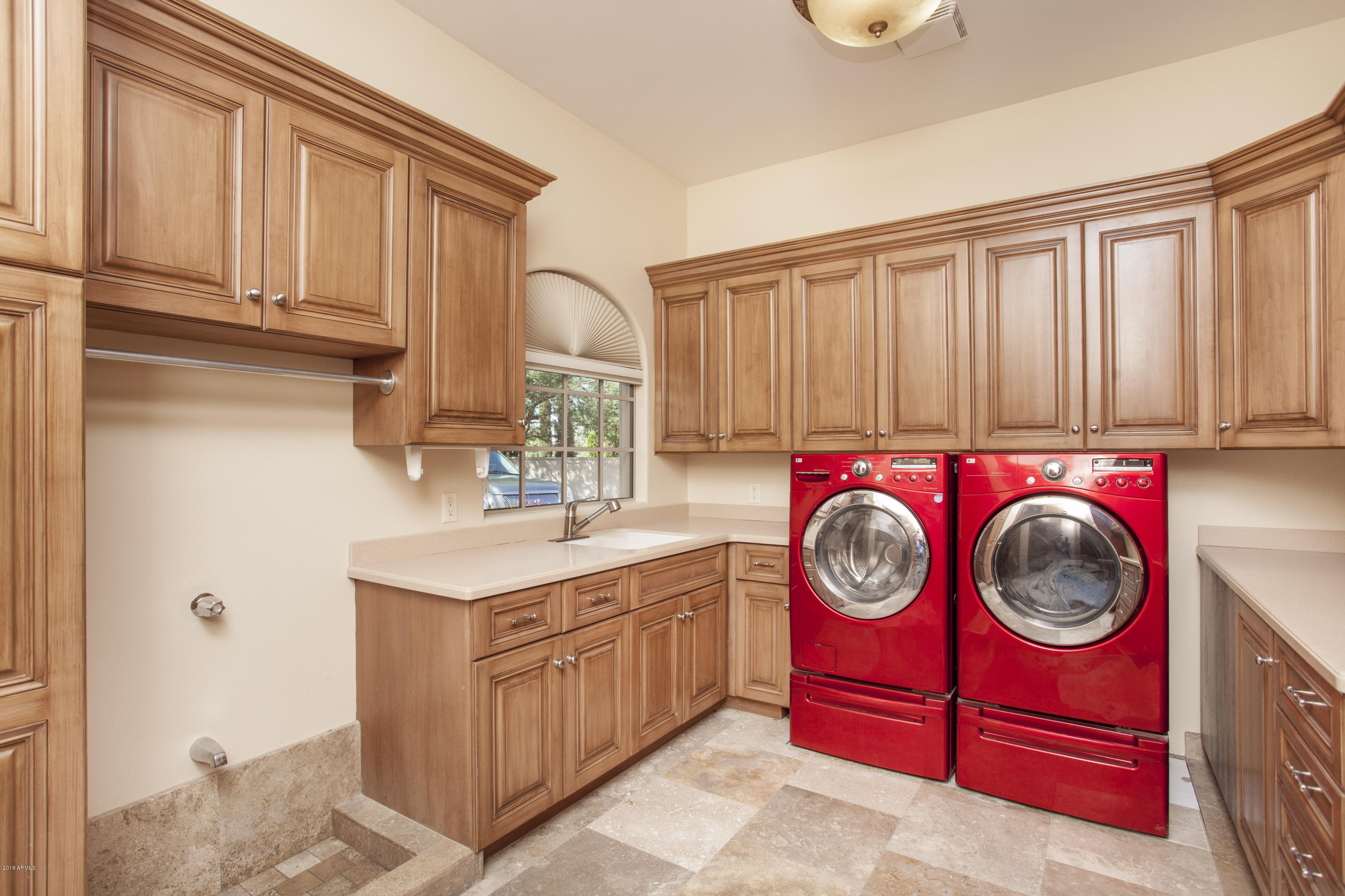 5112 East Rockridge Road Phoenix, AZ 85018 - Photo 31 of 36 Laundry Room