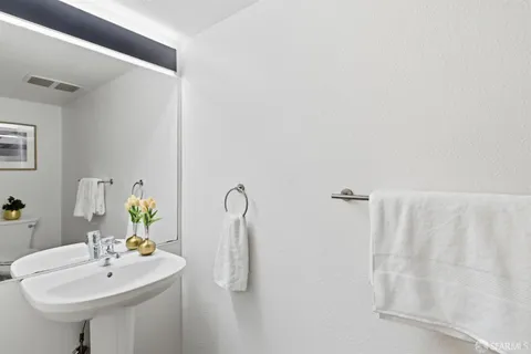 $728,000 | 18 Lansing Street, Unit 203, San Francisco, CA 94105