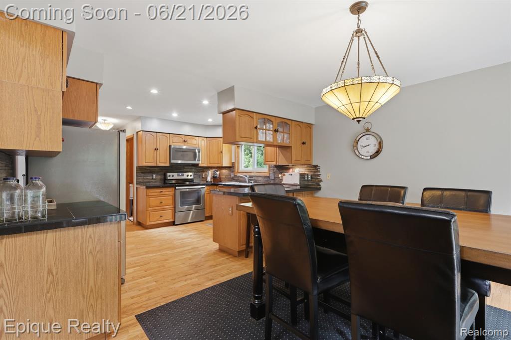 2348 Rochester Road Leonard, MI 48367 - Photo 10 of 31