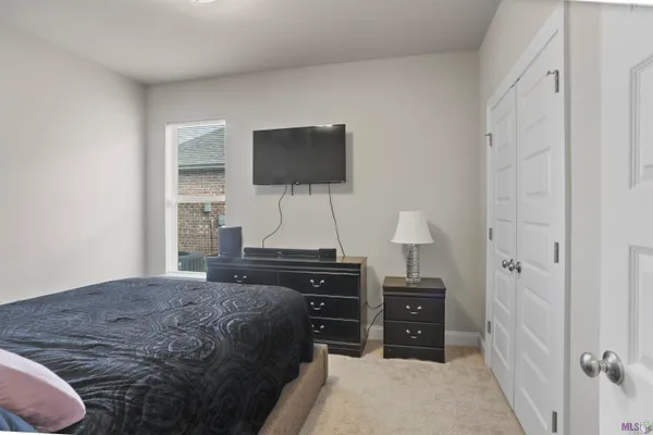 $2,300 | 825 Mano Myrtle Drive, Gonzales, LA 70737