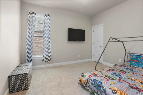 $2,300 | 825 Mano Myrtle Drive, Gonzales, LA 70737