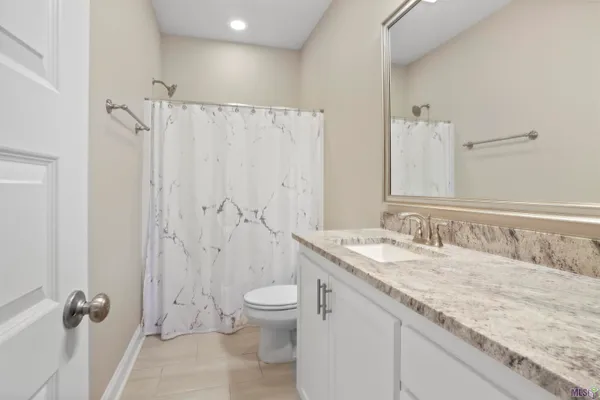 $2,300 | 825 Mano Myrtle Drive, Gonzales, LA 70737