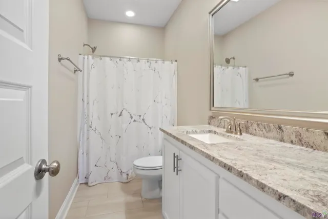 $2,300 | 825 Mano Myrtle Drive, Gonzales, LA 70737