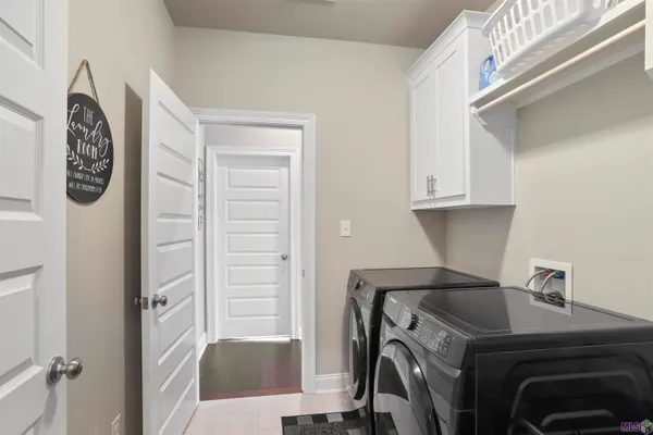 $2,300 | 825 Mano Myrtle Drive, Gonzales, LA 70737