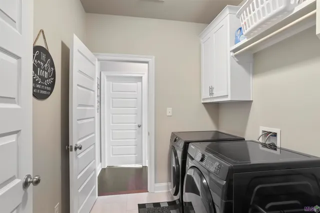 $2,300 | 825 Mano Myrtle Drive, Gonzales, LA 70737