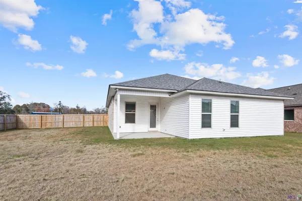$2,300 | 825 Mano Myrtle Drive, Gonzales, LA 70737