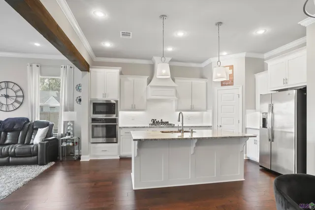 $2,300 | 825 Mano Myrtle Drive, Gonzales, LA 70737