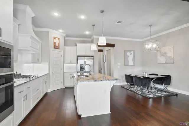 $2,300 | 825 Mano Myrtle Drive, Gonzales, LA 70737