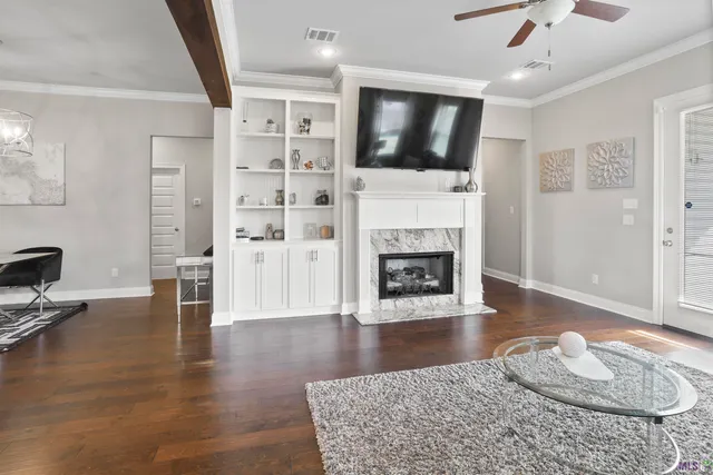 $2,300 | 825 Mano Myrtle Drive, Gonzales, LA 70737