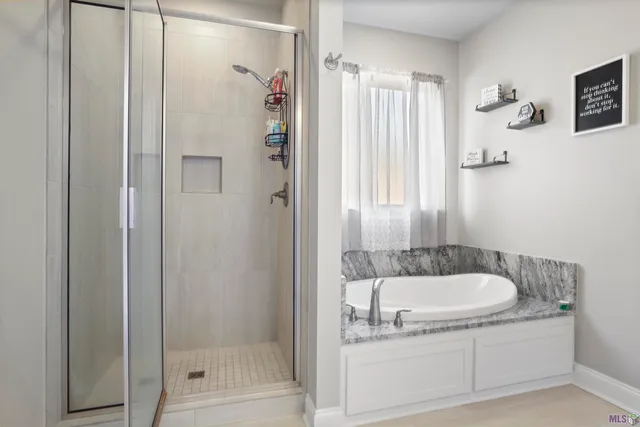 $2,300 | 825 Mano Myrtle Drive, Gonzales, LA 70737