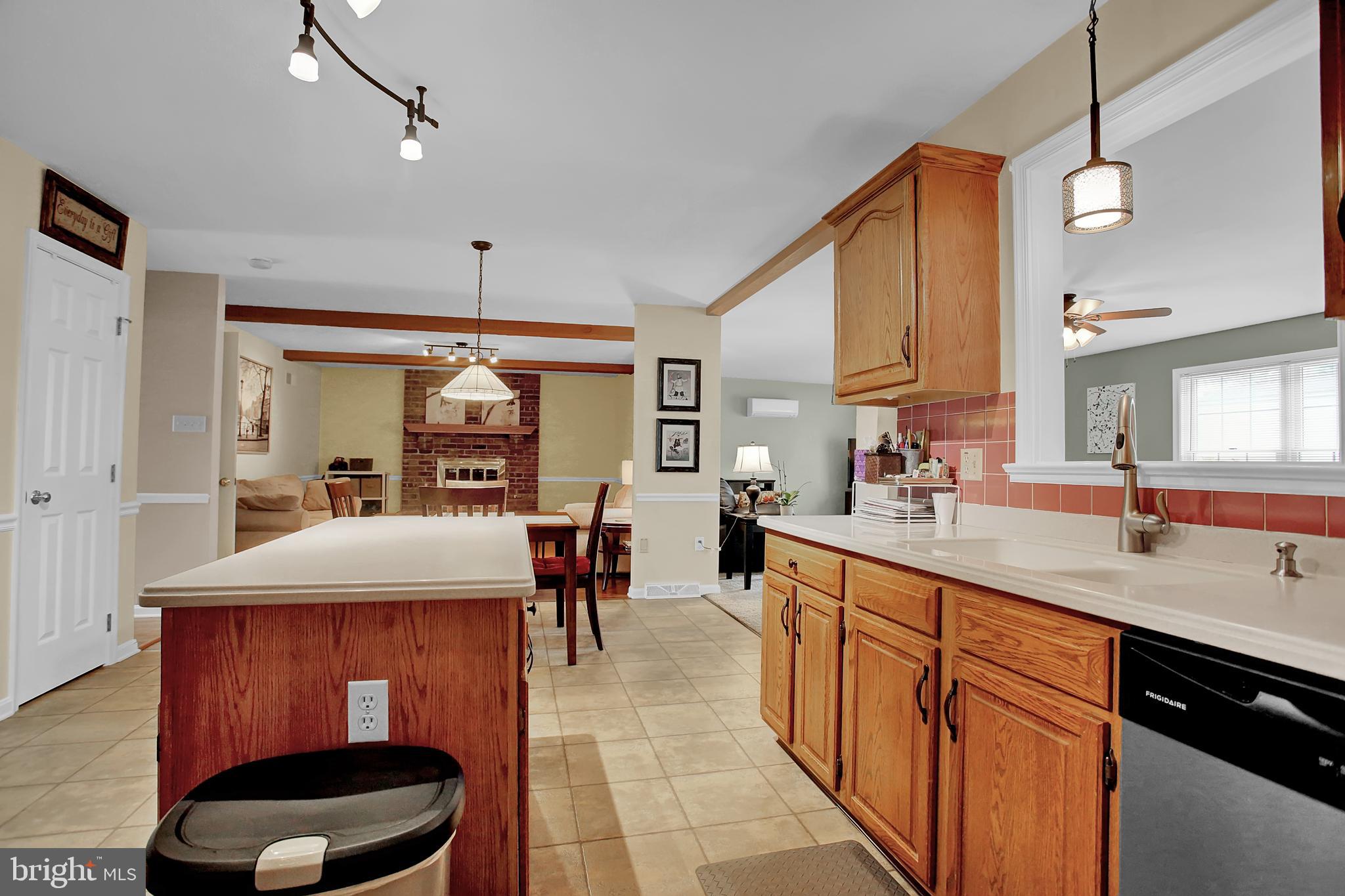 2878 Ridings Way York, PA 17408 - Photo 4 of 59 Spacious kitchen - upgraded lighting