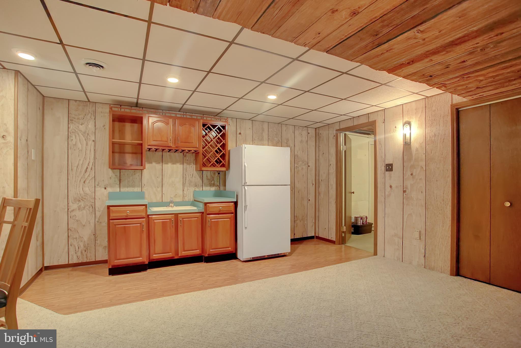 2878 Ridings Way York, PA 17408 - Photo 47 of 59 Wet Bar w/Wine Rack