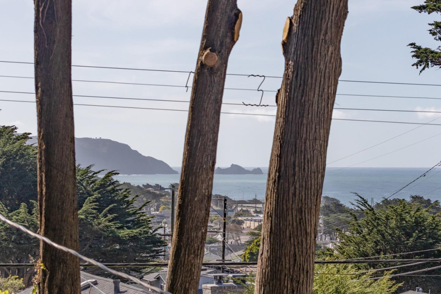 309 Channing Way Pacifica, CA 94044 - Photo 29 of 42 a view of a with a from a window
