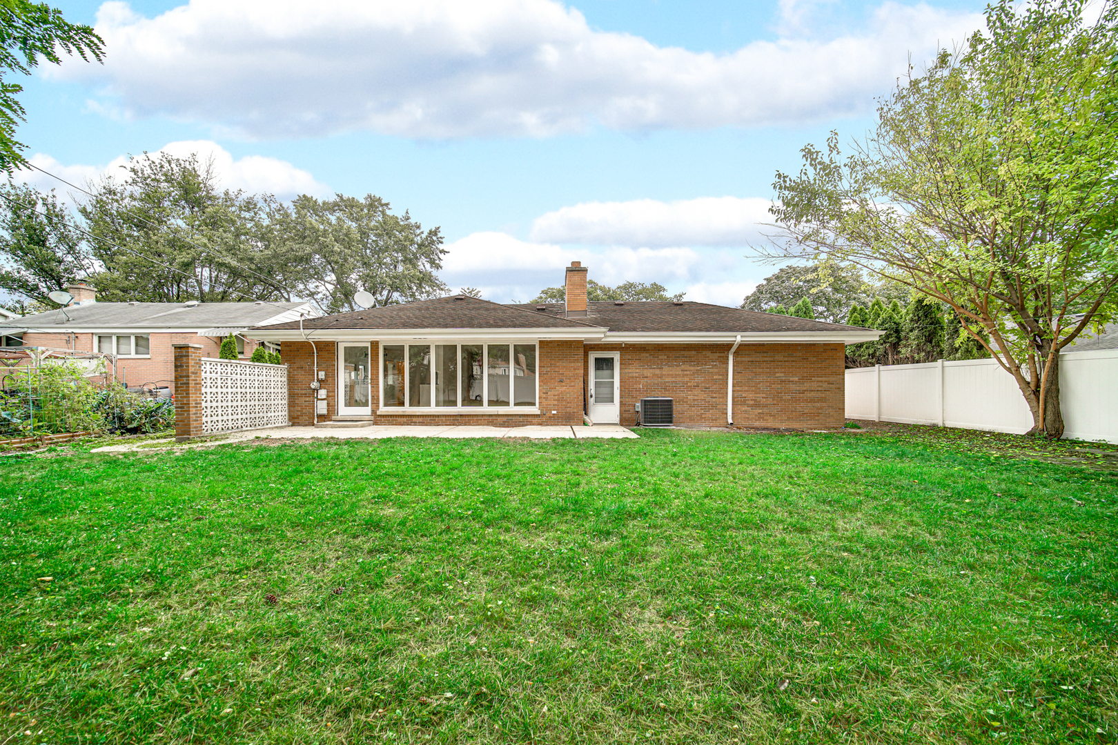110 South Mt Prospect Road Mount Prospect, IL 60056 - Photo 24 of 27