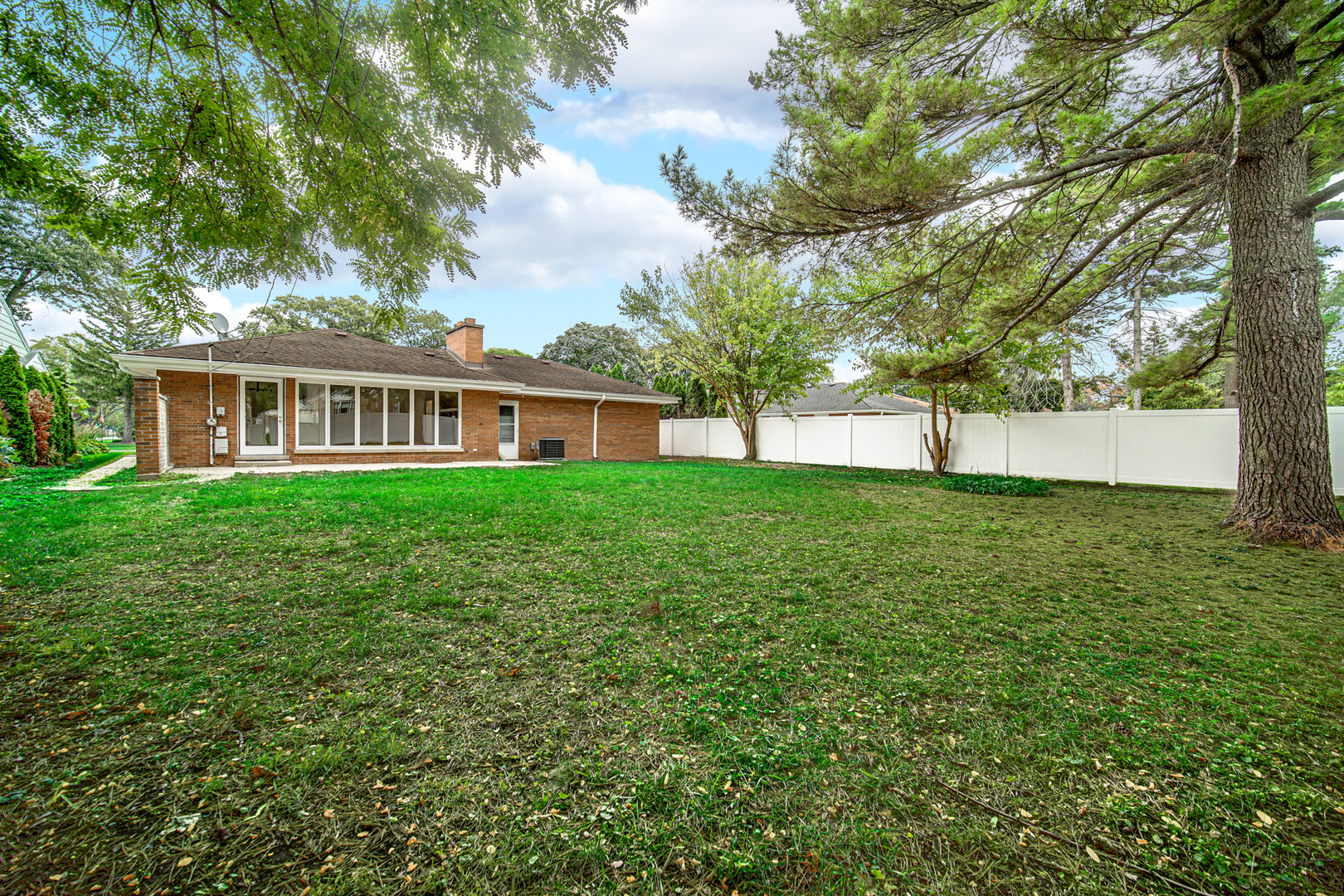 110 South Mt Prospect Road Mount Prospect, IL 60056 - Photo 25 of 27