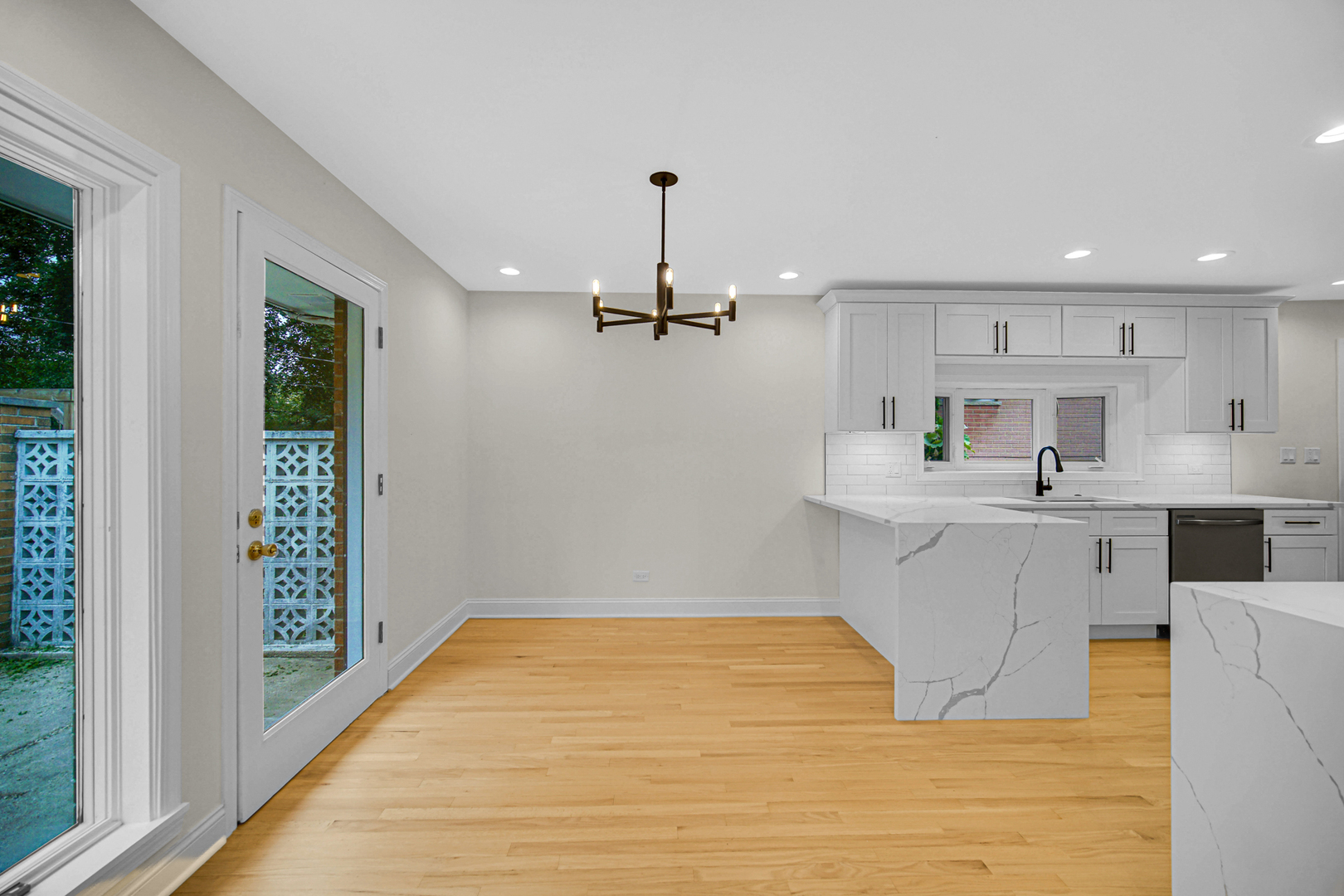 110 South Mt Prospect Road Mount Prospect, IL 60056 - Photo 6 of 27