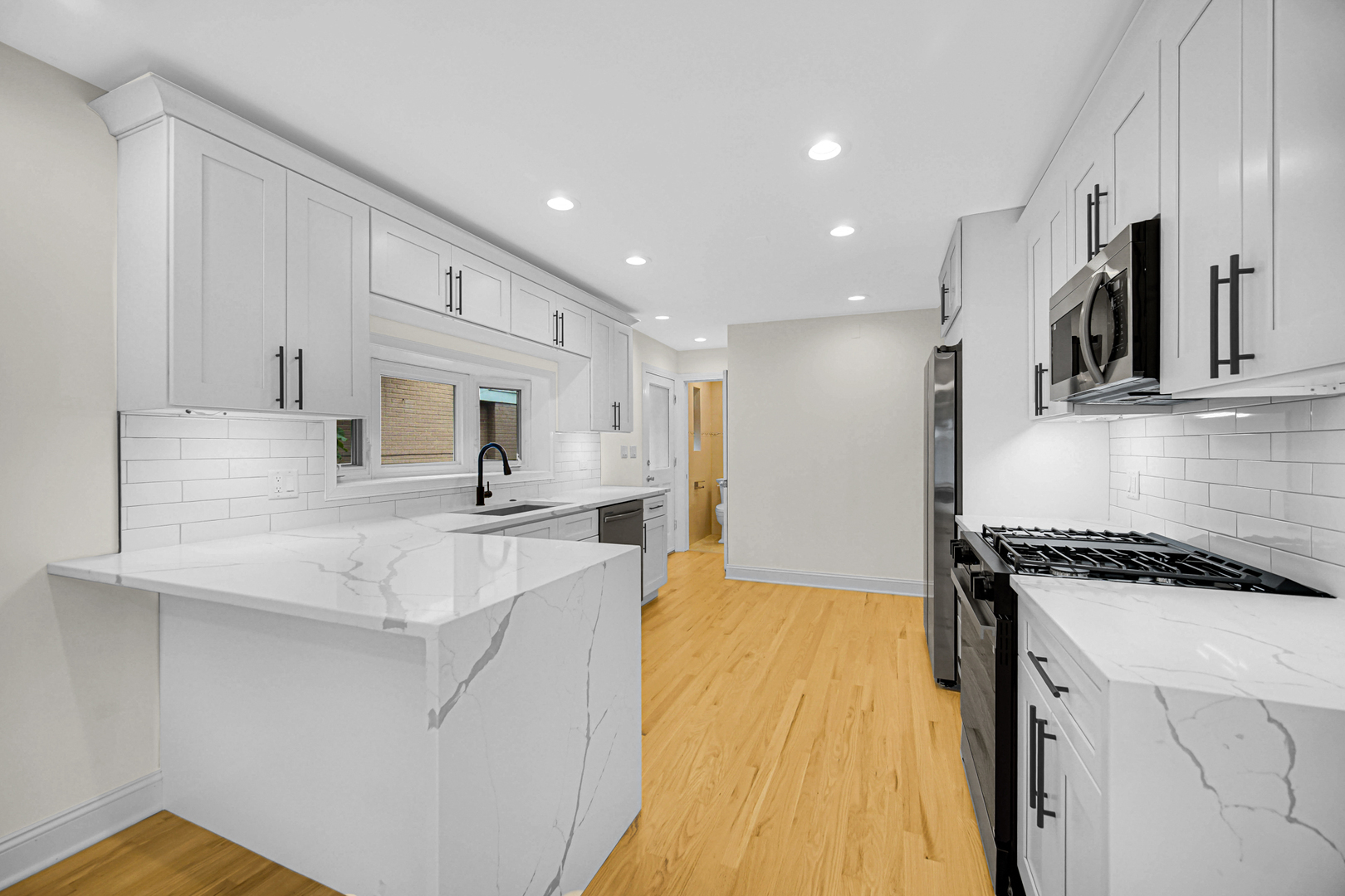 110 South Mt Prospect Road Mount Prospect, IL 60056 - Photo 9 of 27