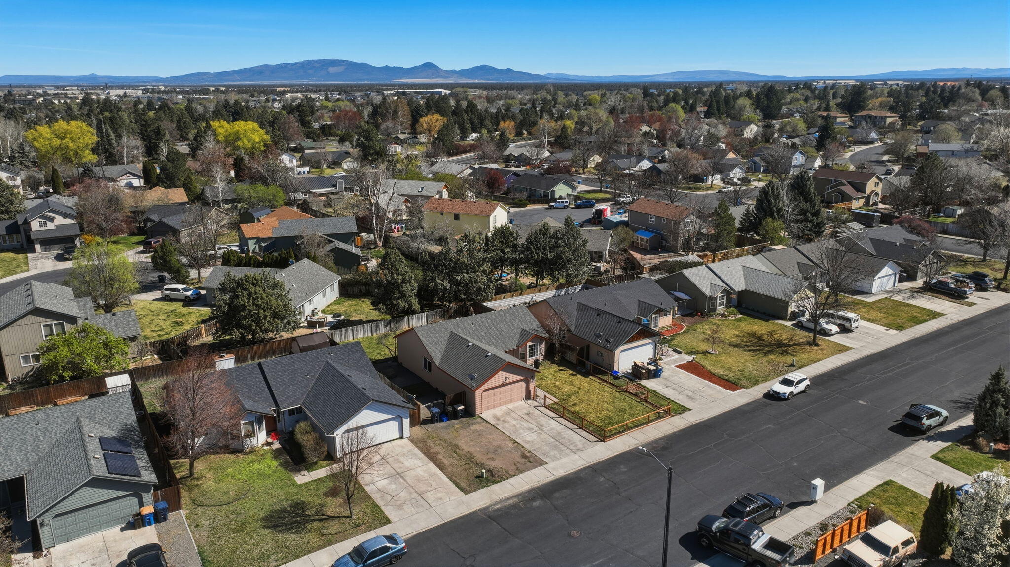 2004 Southwest 29th Street Redmond, OR 97756 - Photo 35 of 37 6-web-or-mls-Riley_Visuals_006