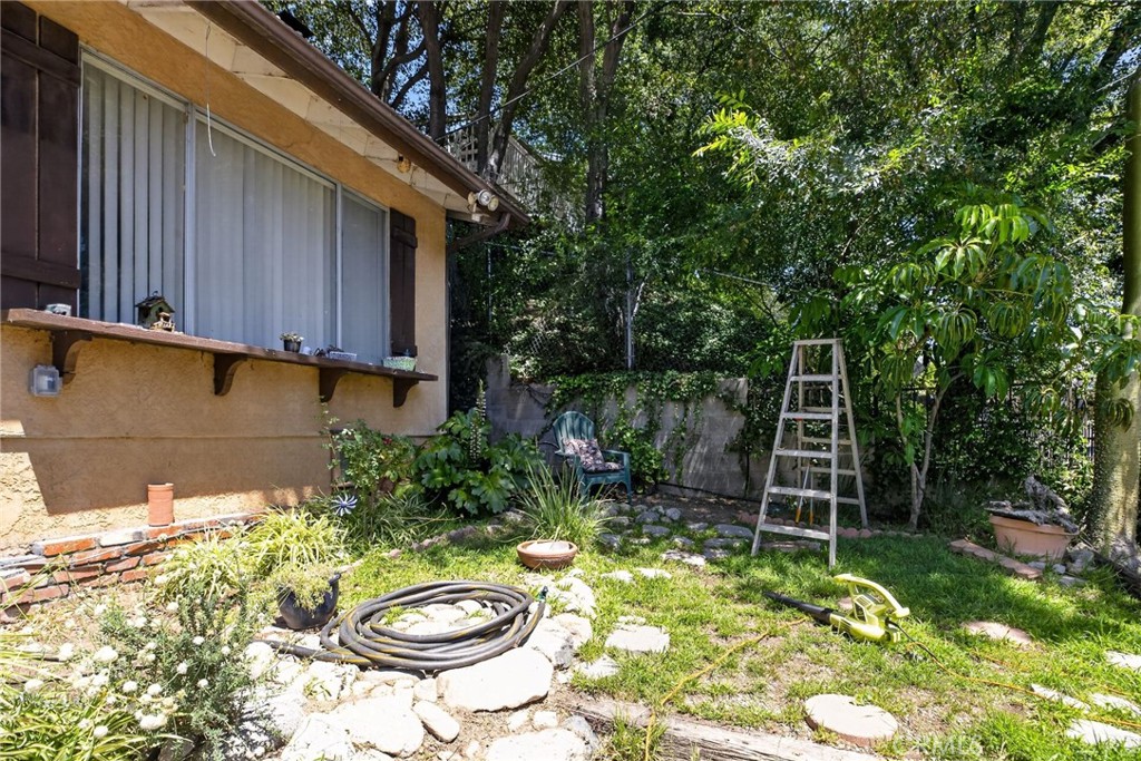 6561 Tokay Road Tujunga, CA 91042 - Photo 3 of 30