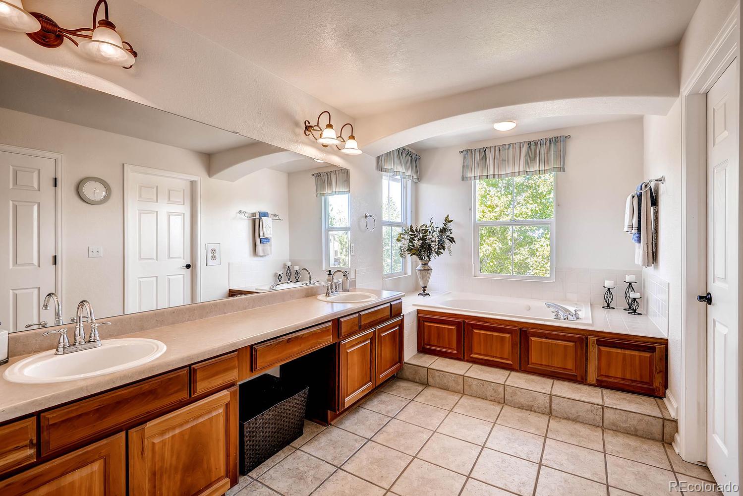10596 Wynspire Way Highlands Ranch, CO 80130 - Photo 20 of 28