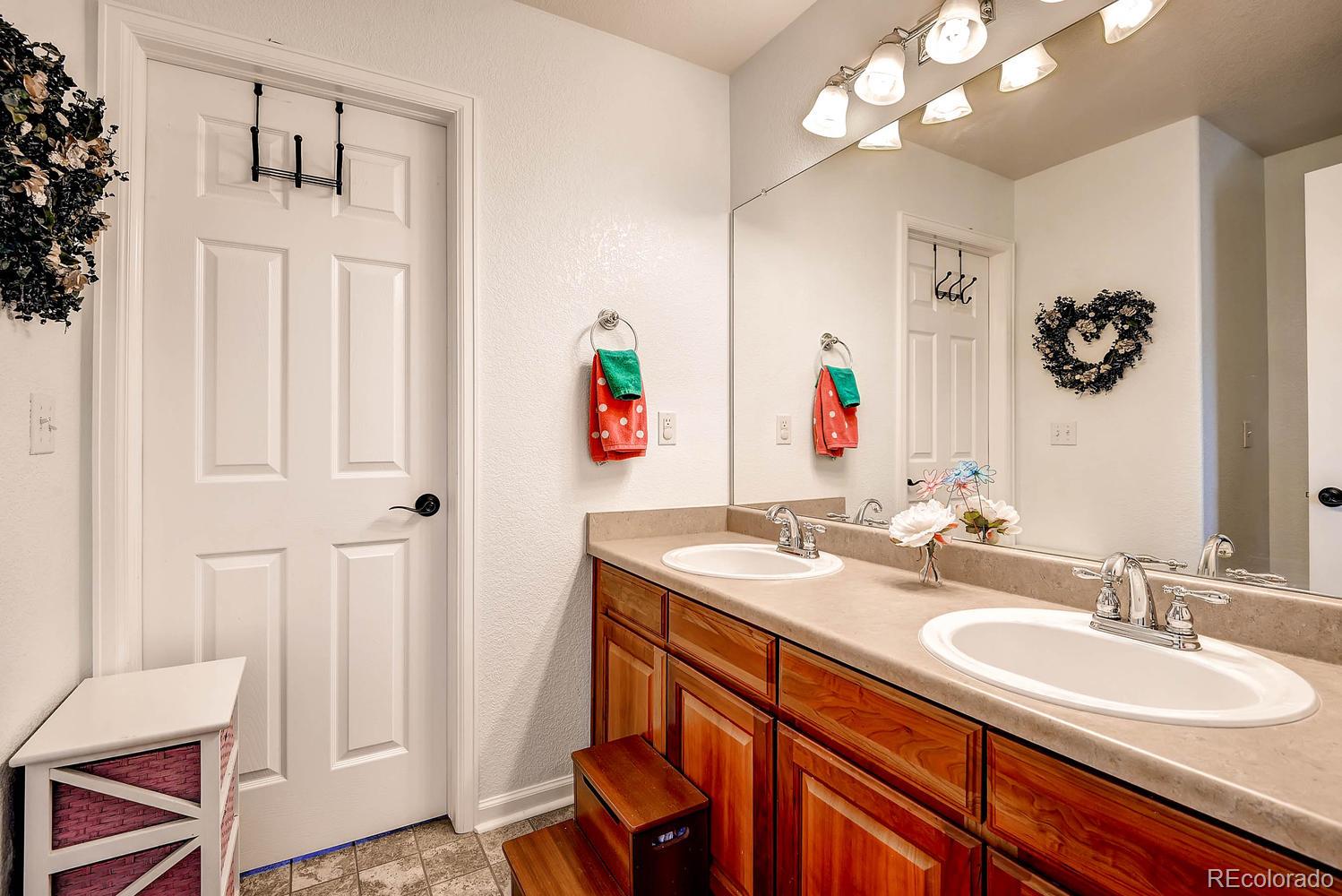 10596 Wynspire Way Highlands Ranch, CO 80130 - Photo 23 of 28