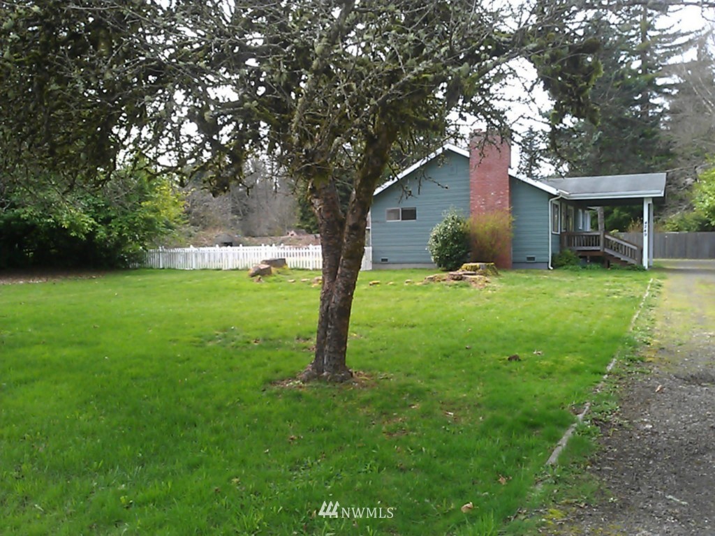 4249 Dyes Inlet Road Northwest Bremerton, WA 98312 - Photo 3 of 10 Gallery Image 3