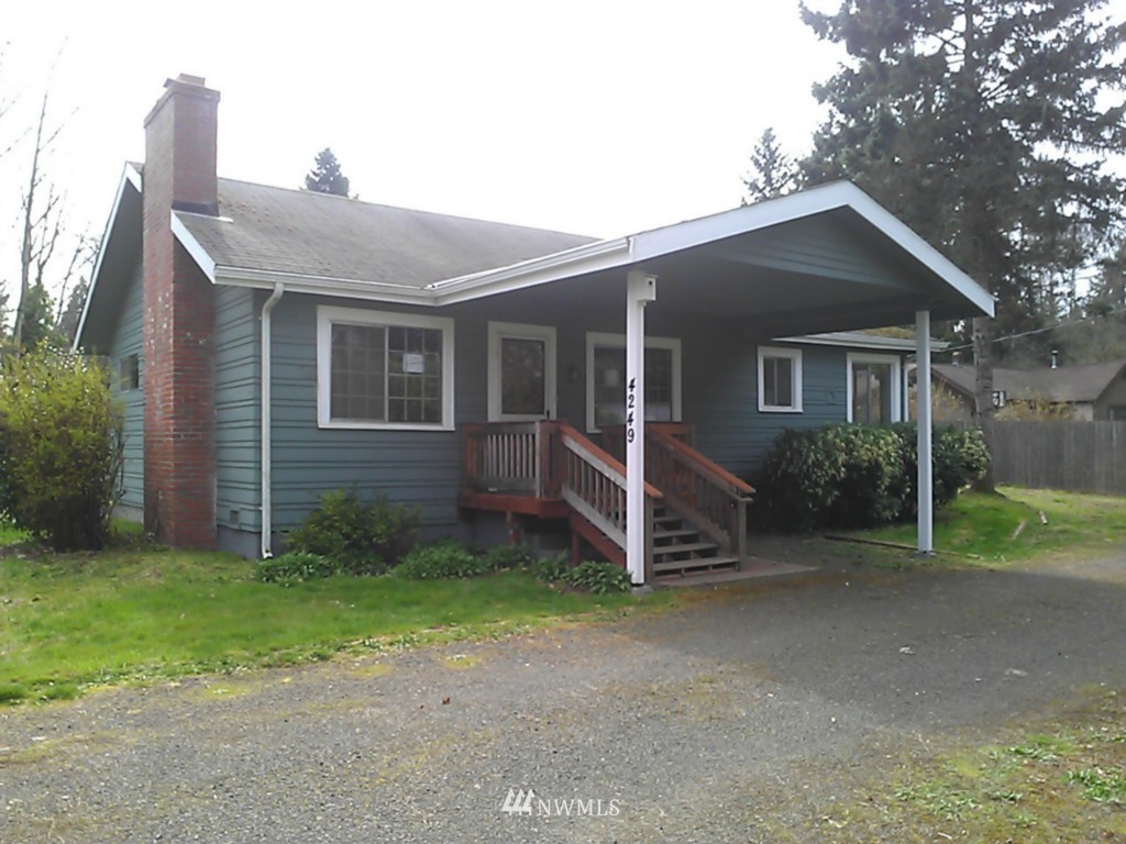 4249 Dyes Inlet Road Northwest Bremerton, WA 98312 - Photo 4 of 10 Gallery Image 4