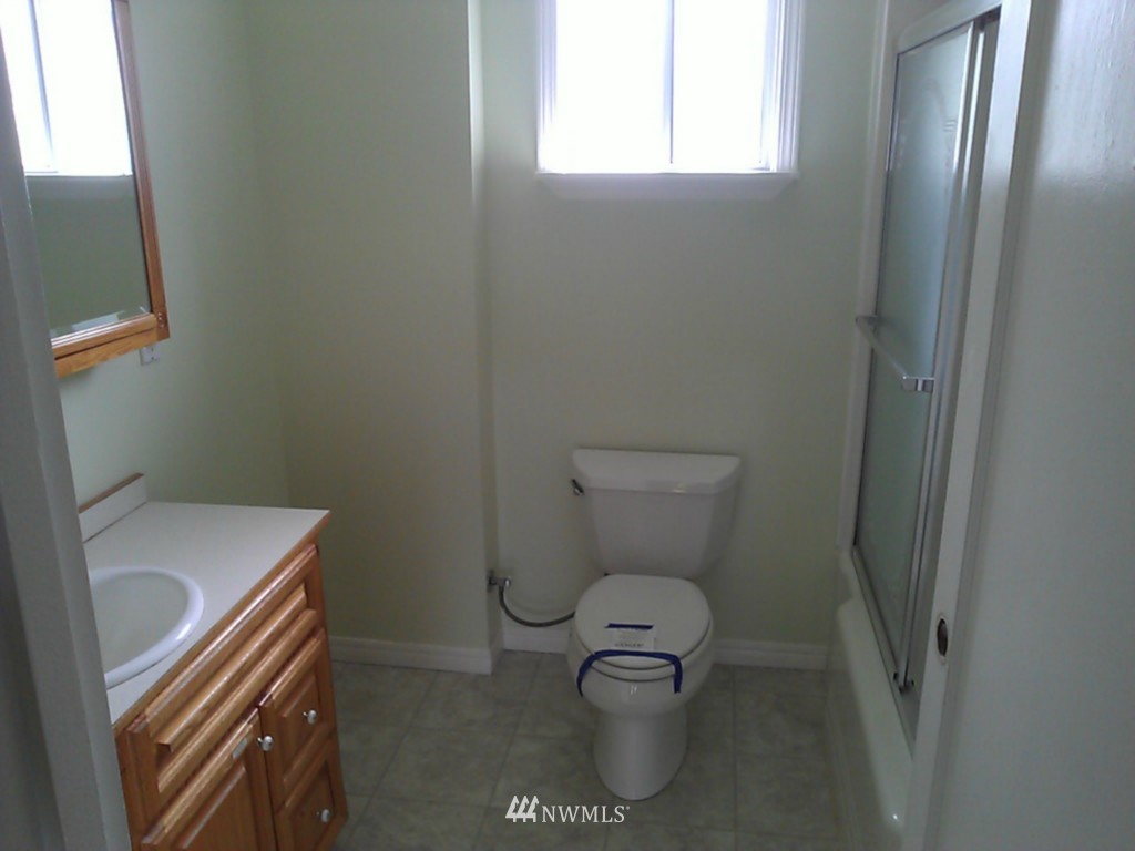 4249 Dyes Inlet Road Northwest Bremerton, WA 98312 - Photo 7 of 10 Gallery Image 7